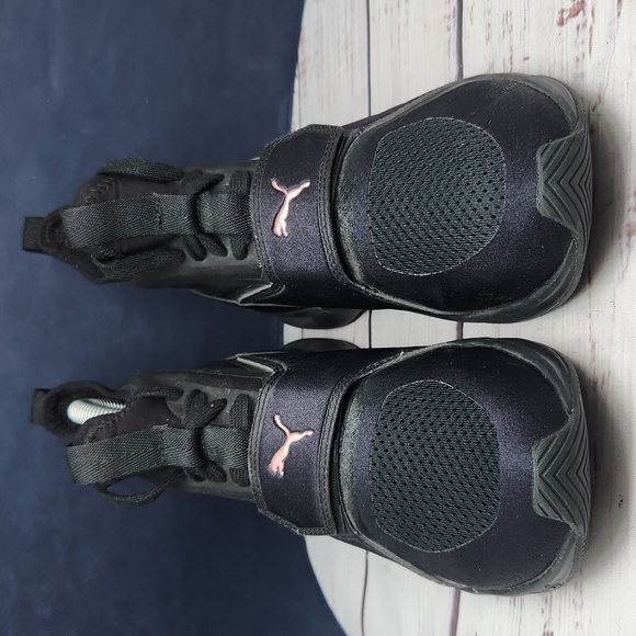 PUMA Phenom Black Pull On Sneakers Women's Size 6 - Picture 3 of 8